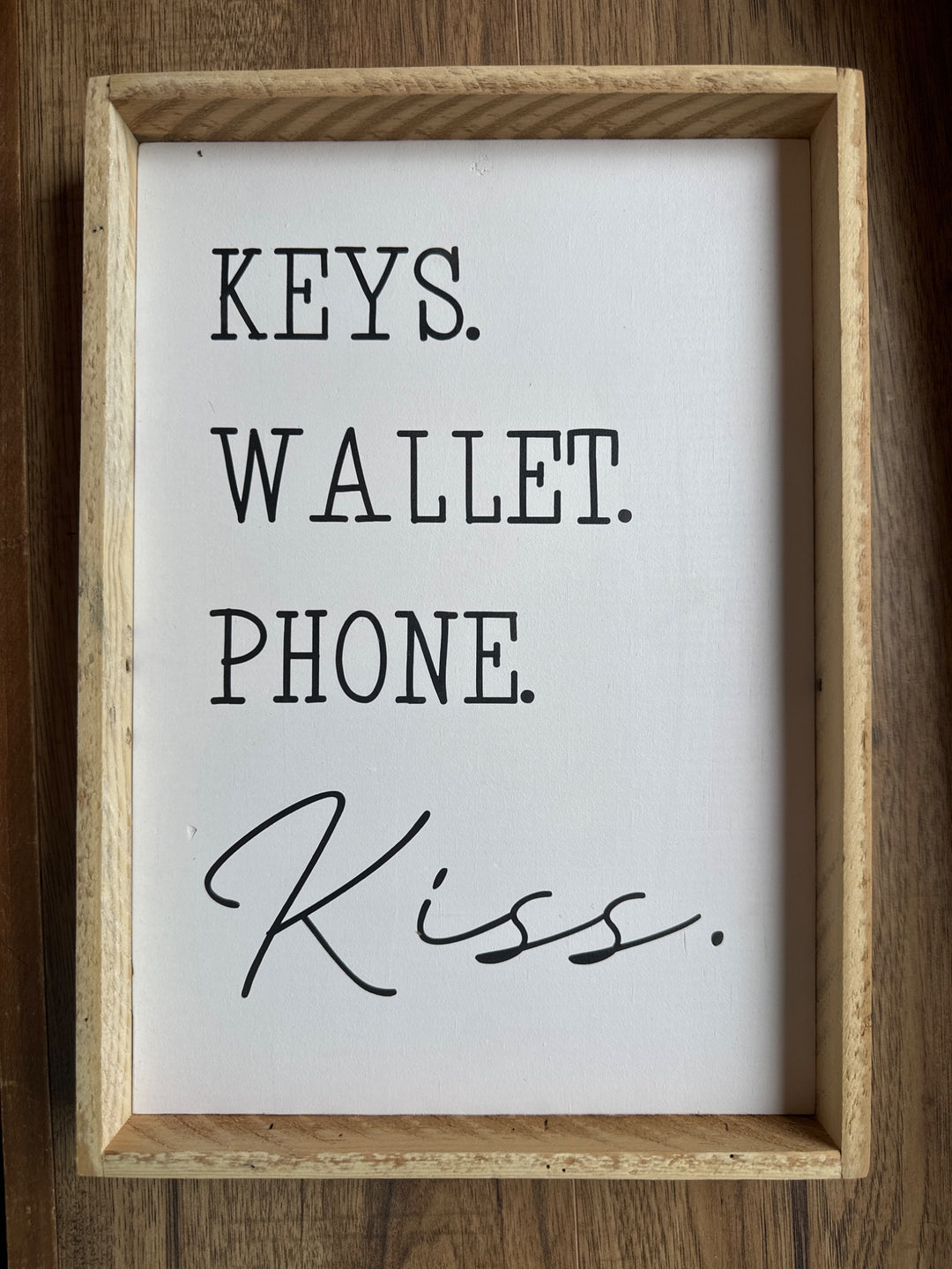 Keys wallet phone kiss