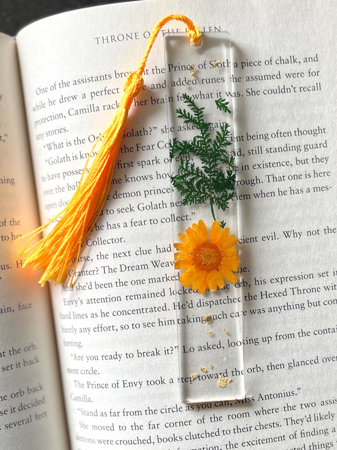 Daisy Bookmark (Orange/greenery)