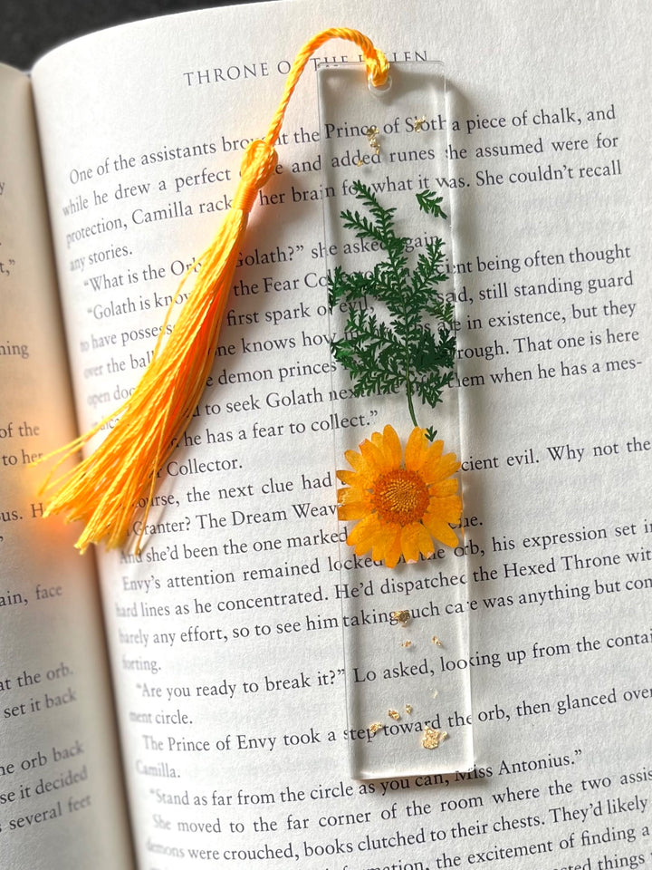 Daisy Bookmark (Orange/greenery)