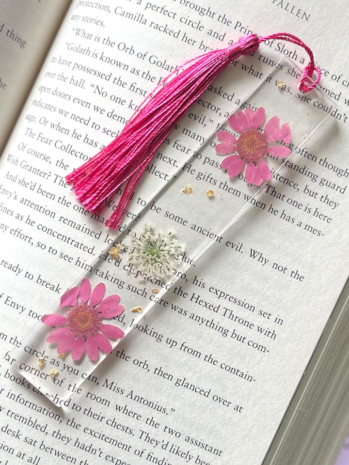 Daisy Bookmark (pink/gold flake)