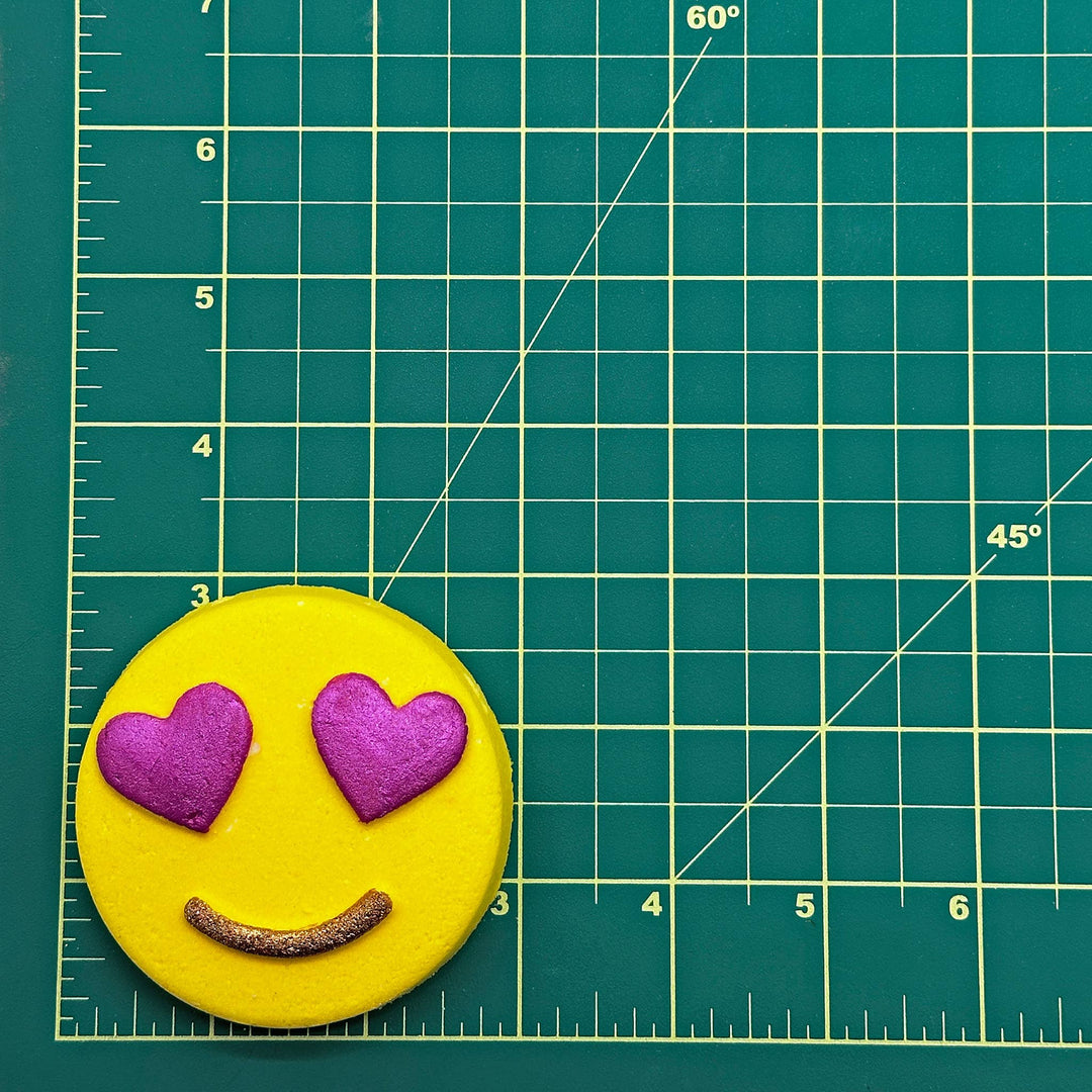 Mini Heart Eyes Emoji Bath Bomb