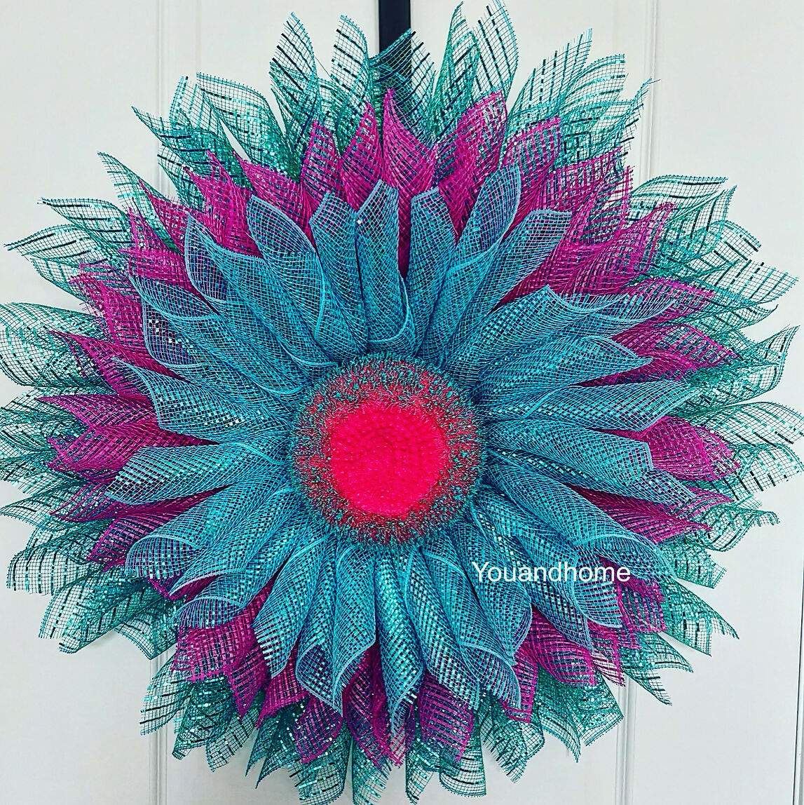 Tri-Coloured Flower Wreath