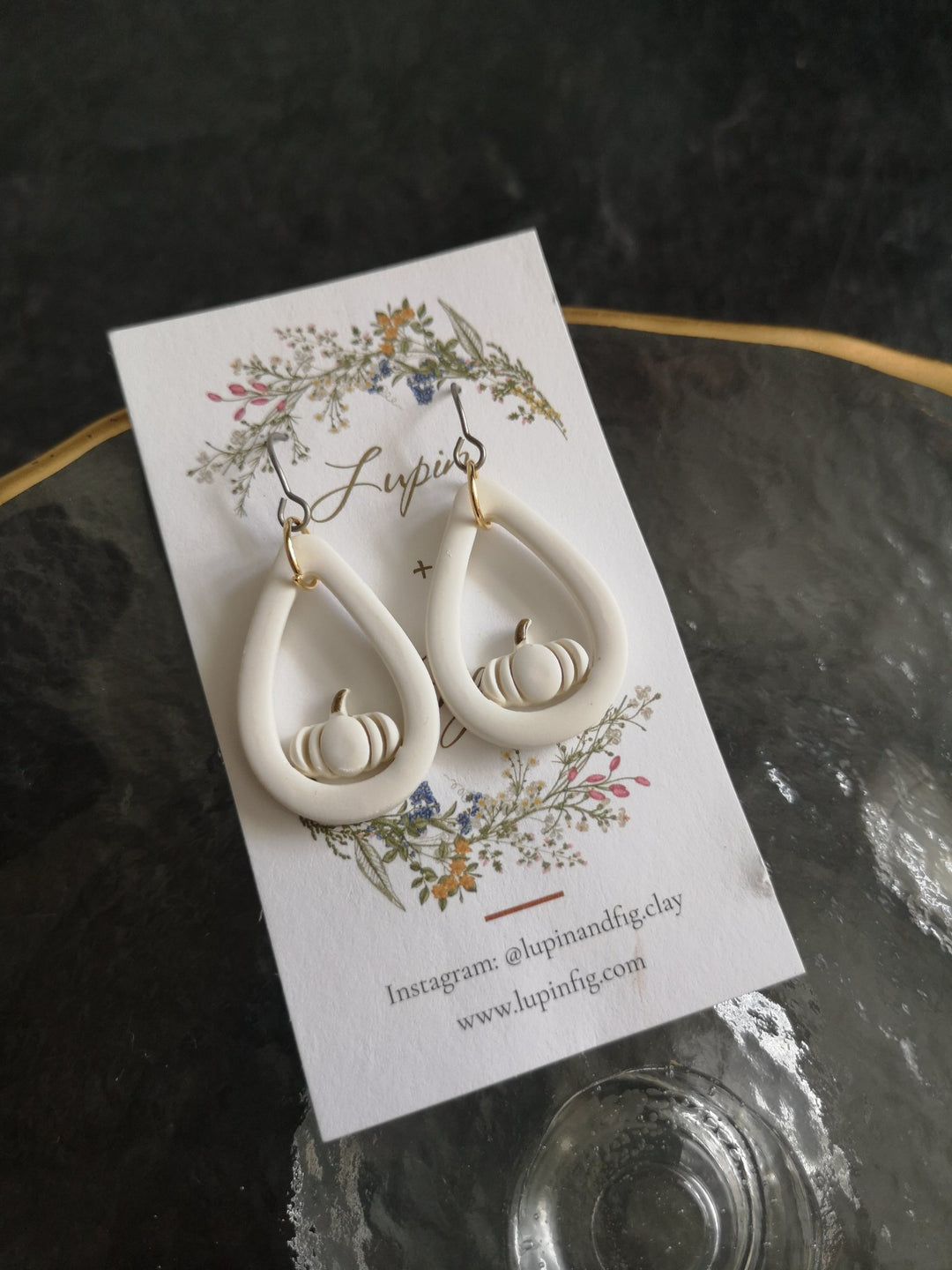 White pumpkin dangle earrings  - 1