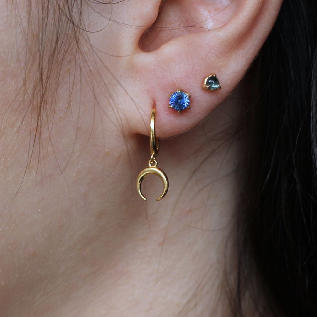 66329a1d0759253713889ea6_bak-cresent-moon-earrings-4_1747692804968.jpg