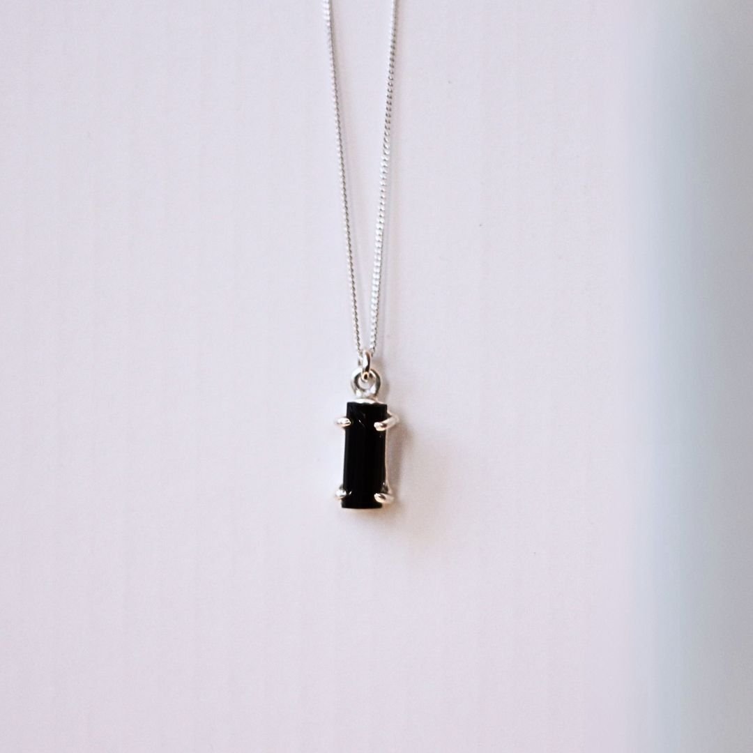 66329a1d0759253713889ea6_bak-rough-tourmaline-necklace-1_1747688577520.jpg