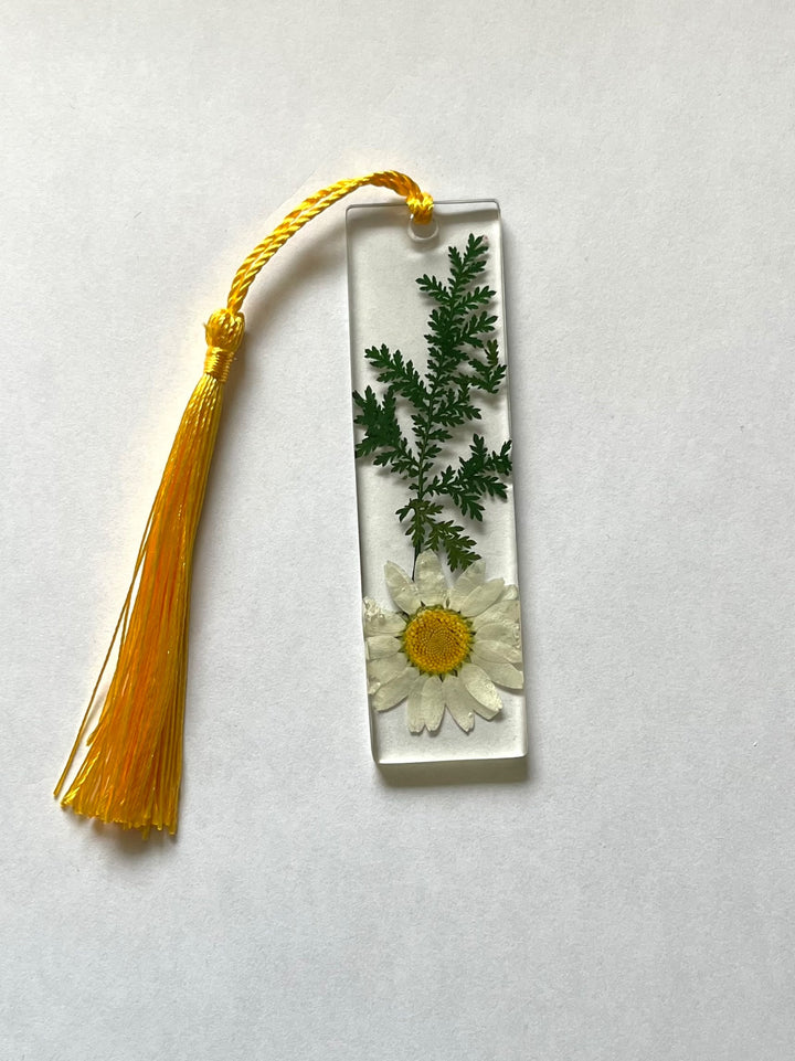 Daisy bookmark (small)
