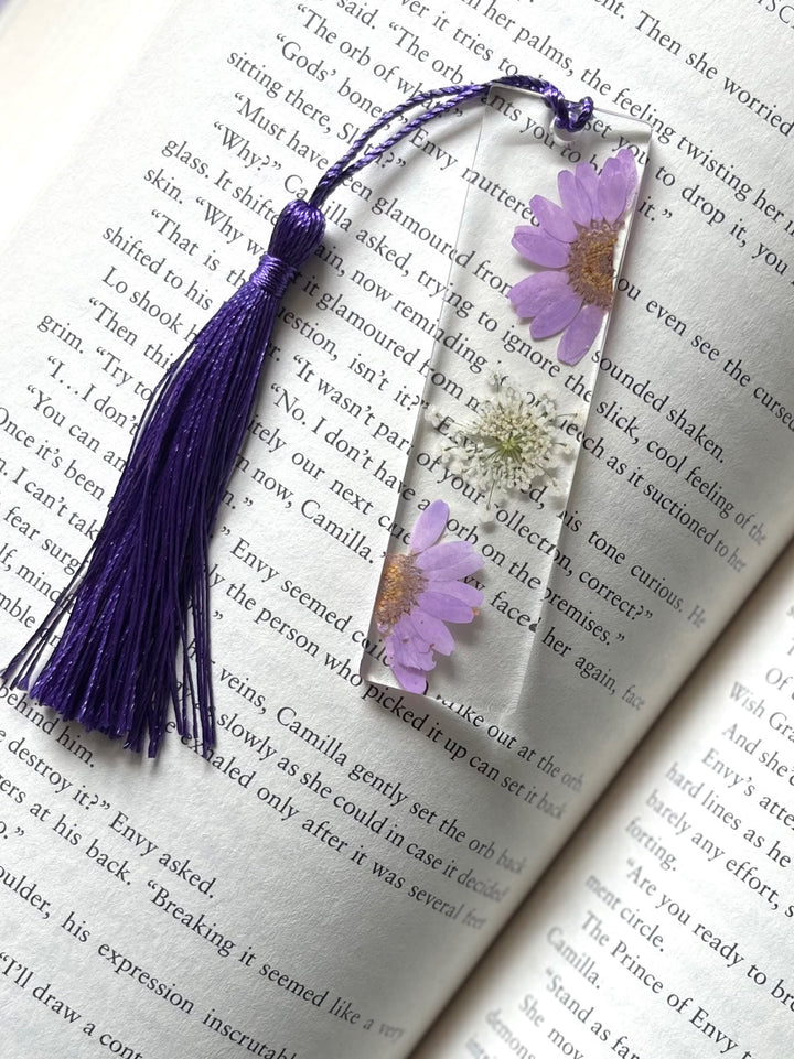 Flower bookmark (purple, small)