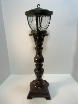 Elegant bronze toned solar lamp