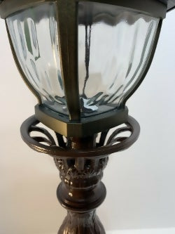 Elegant bronze toned solar lamp