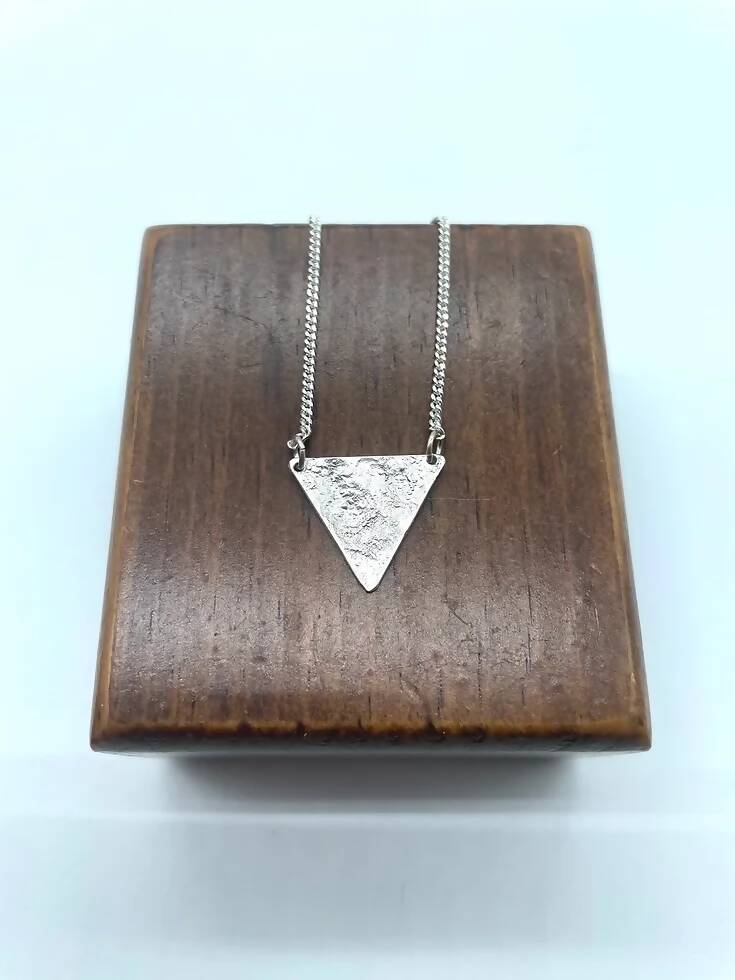 Reticulated Triangle Necklace