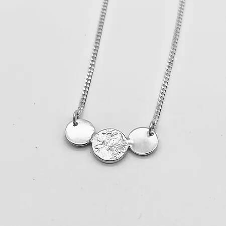 Plain and Reticulated 3-circle Necklace
