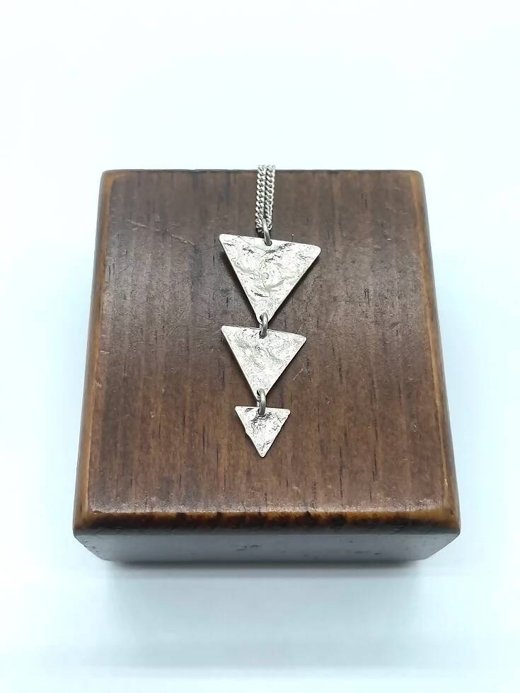 Reticulated Descending Triangle Necklace