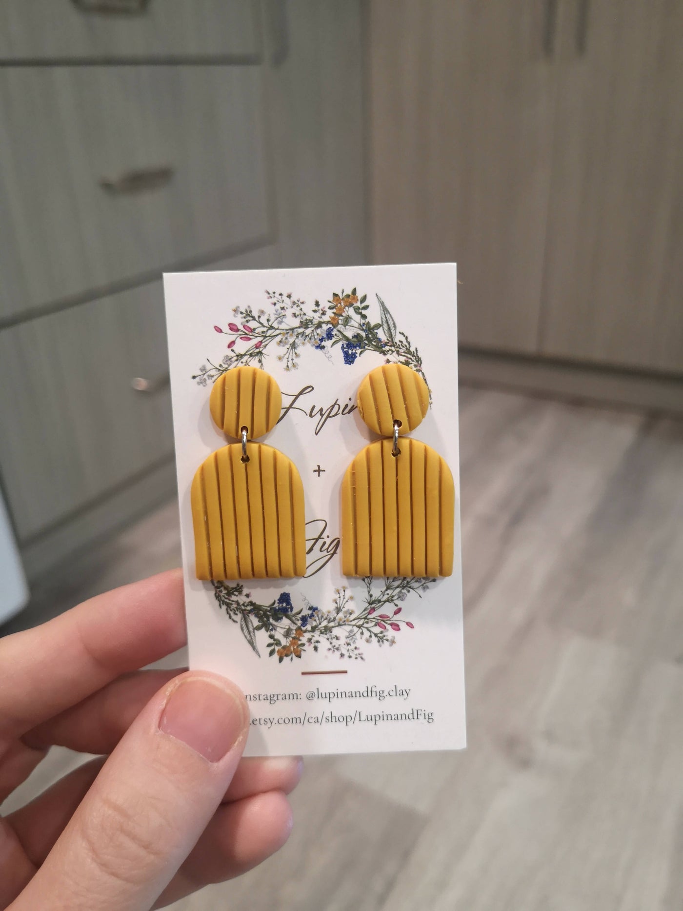 Clay earrings, with lines