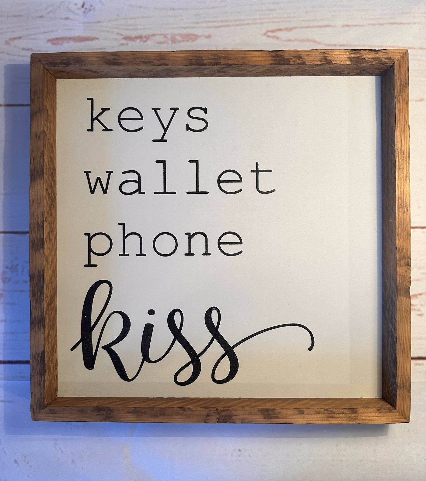 Keys… kiss sign